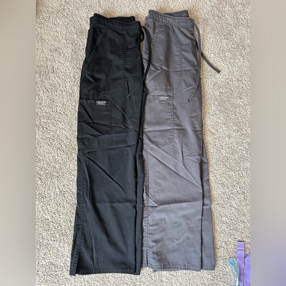 Cherokee Women's Scrub Pants in Black and Gray